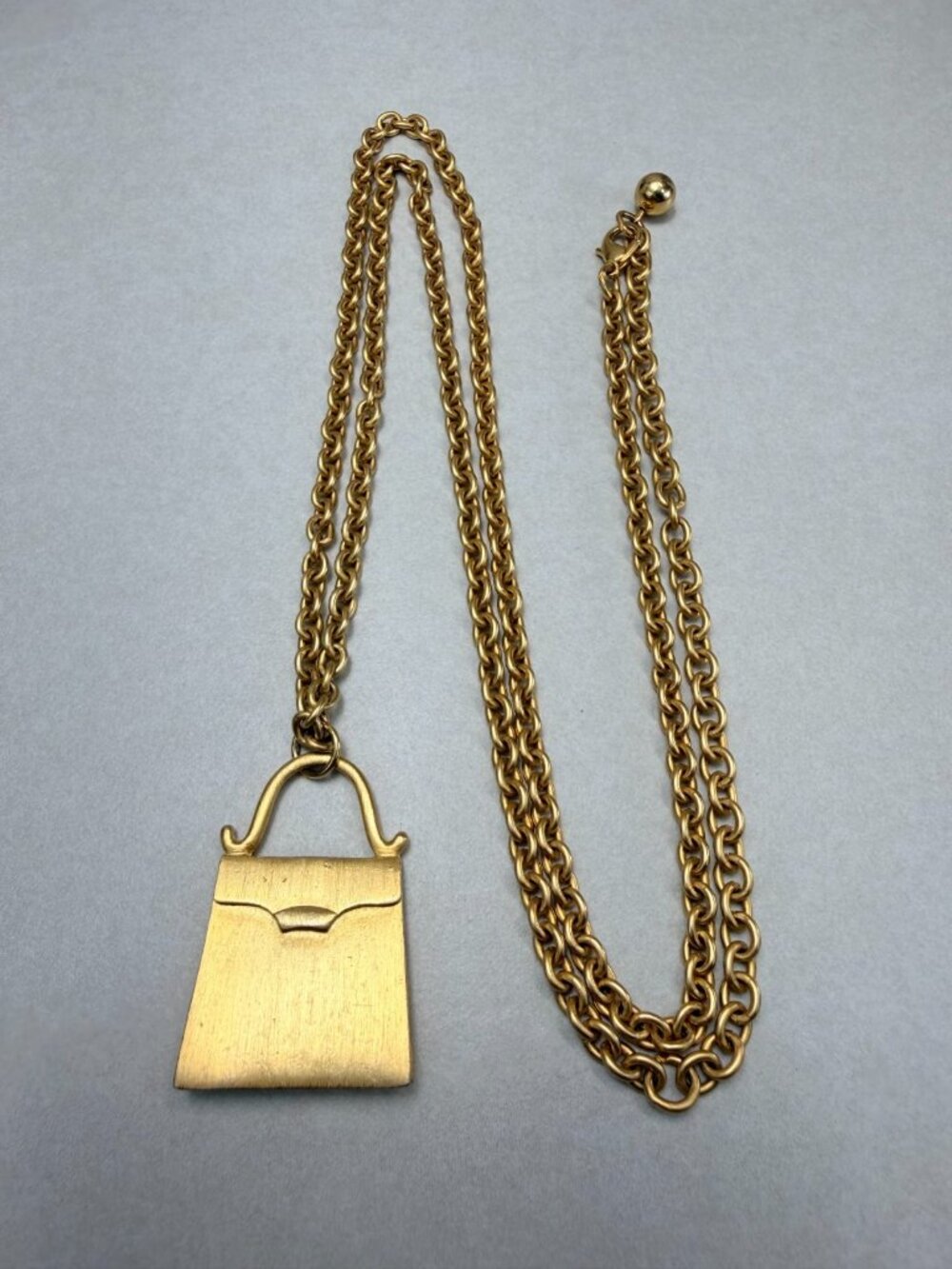 Vintage Gold Tone Purse Pendant Necklace Long Chain Statement Pretty - Picture 8 of 8